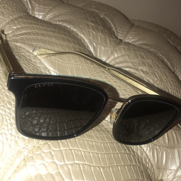 Gucci Sunglasses - Picture 3 of 4